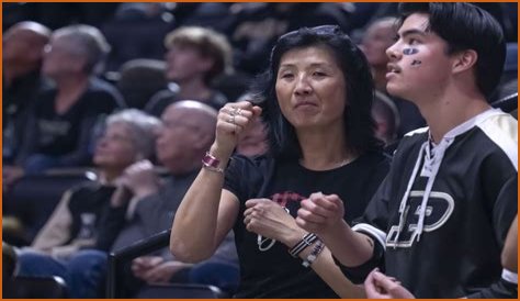 Unveiling The Enchanting World Of Julia And Glen Edey: Nature's Storytellers